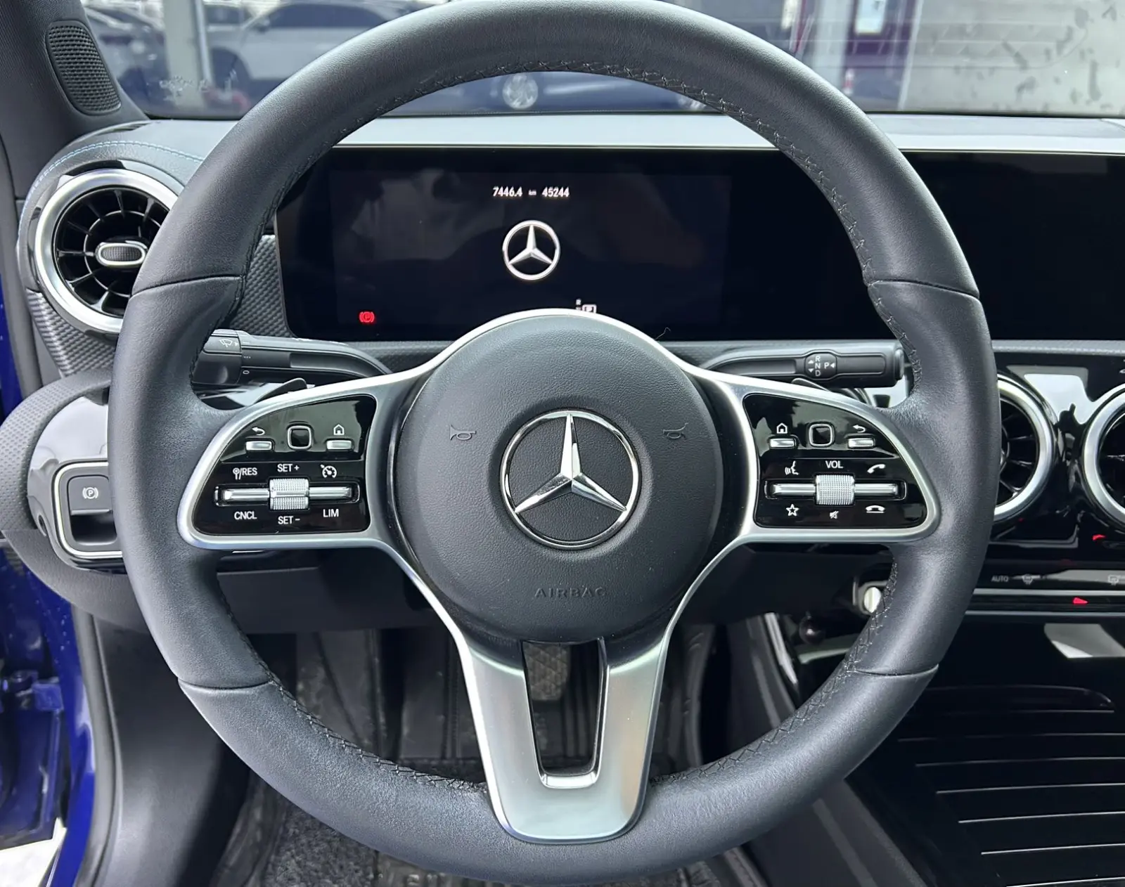 Mercedes-Benz A180L, 2022