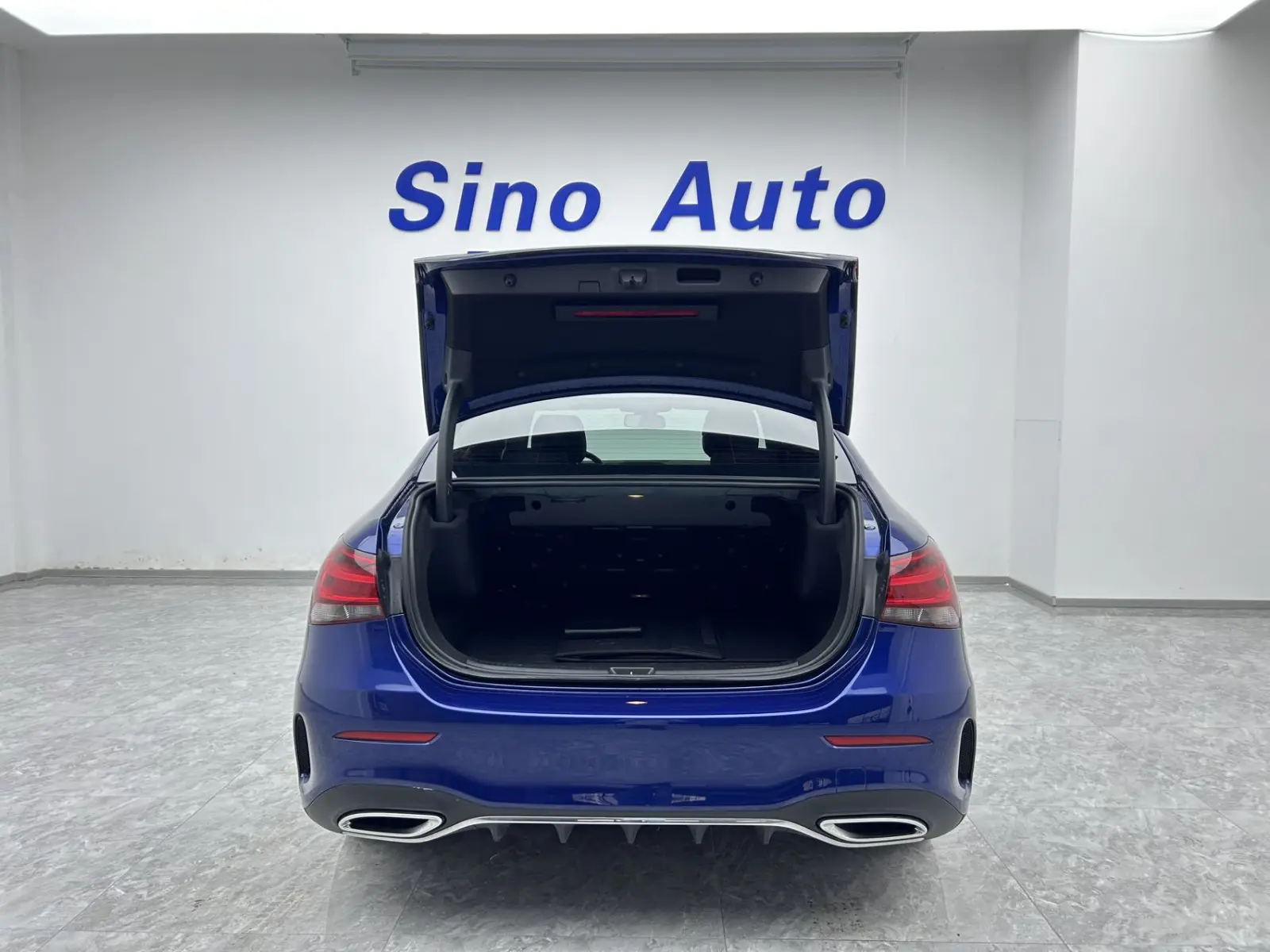 Mercedes-Benz A180L, 2022
