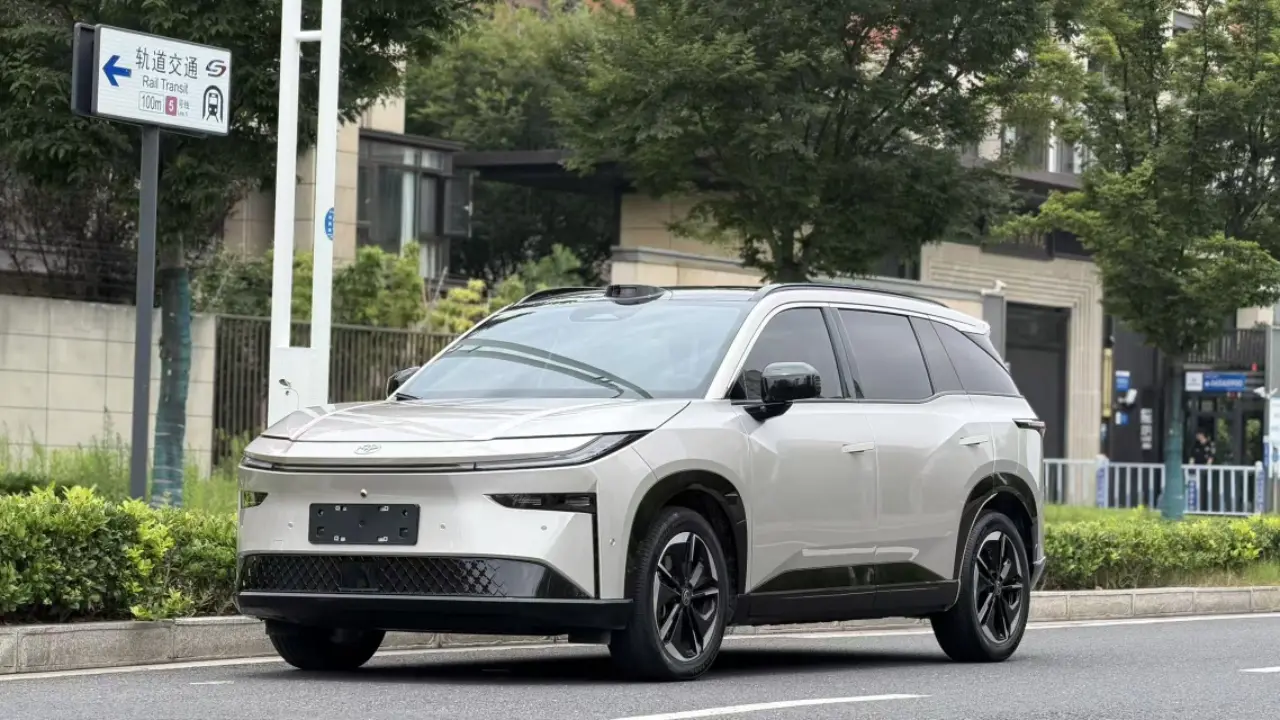 Toyota Platinum Wisdom, 2025