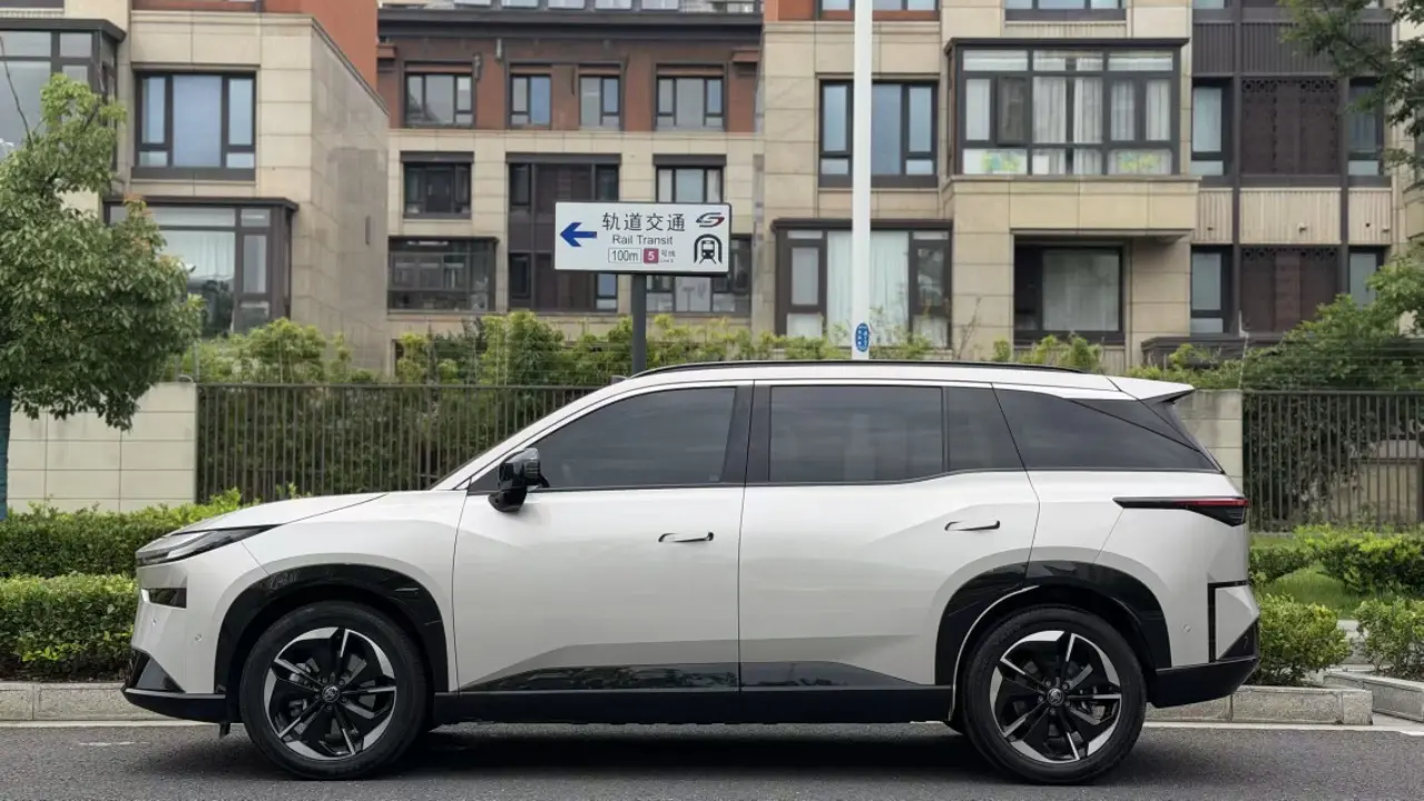 Toyota Platinum Wisdom, 2025