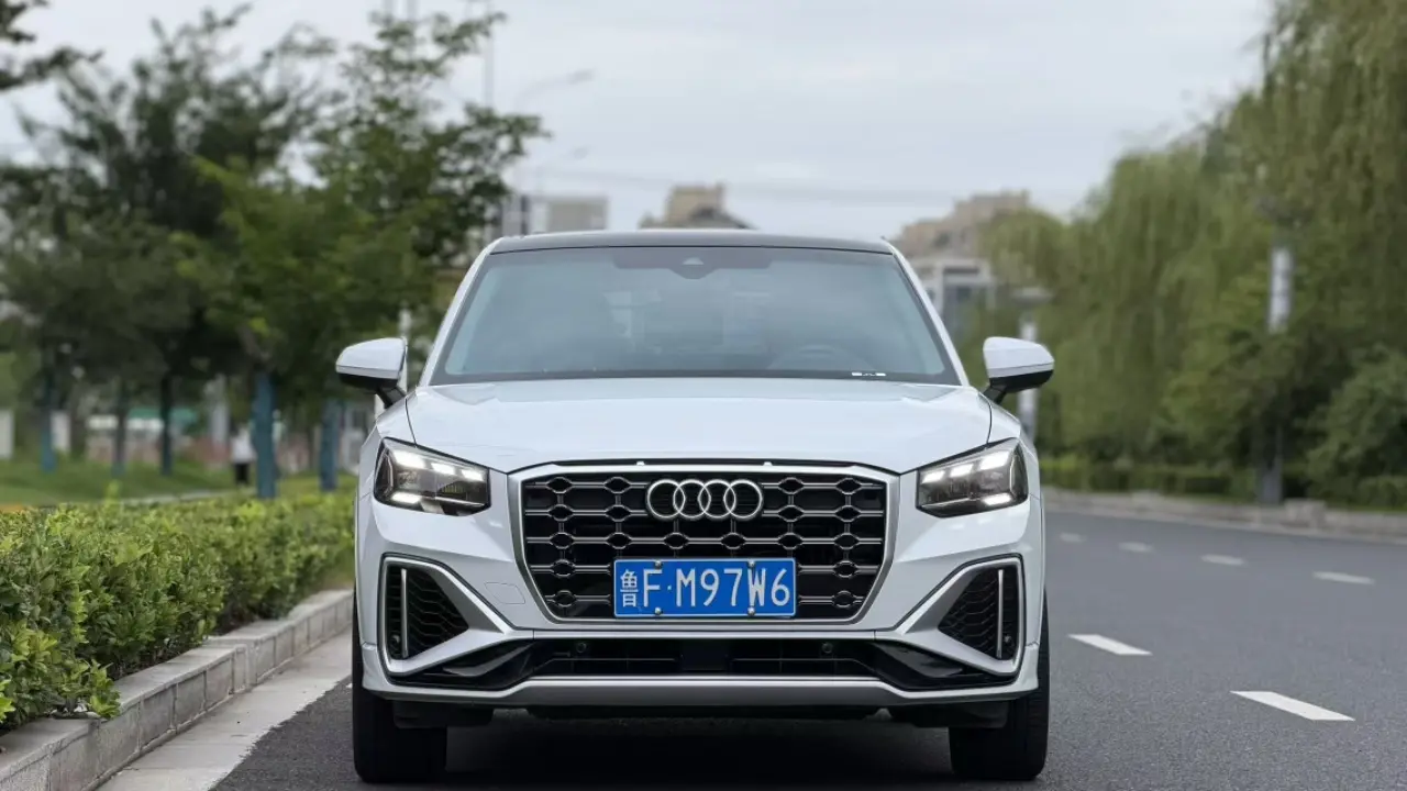 Audi Q2L, 2023