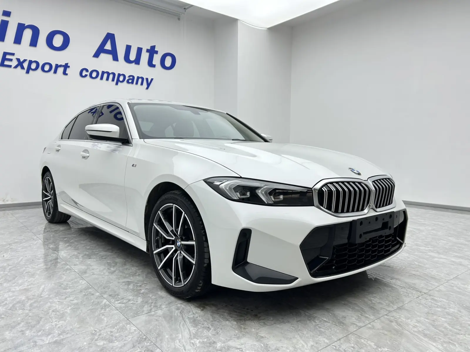 BMW 320Li, 2022