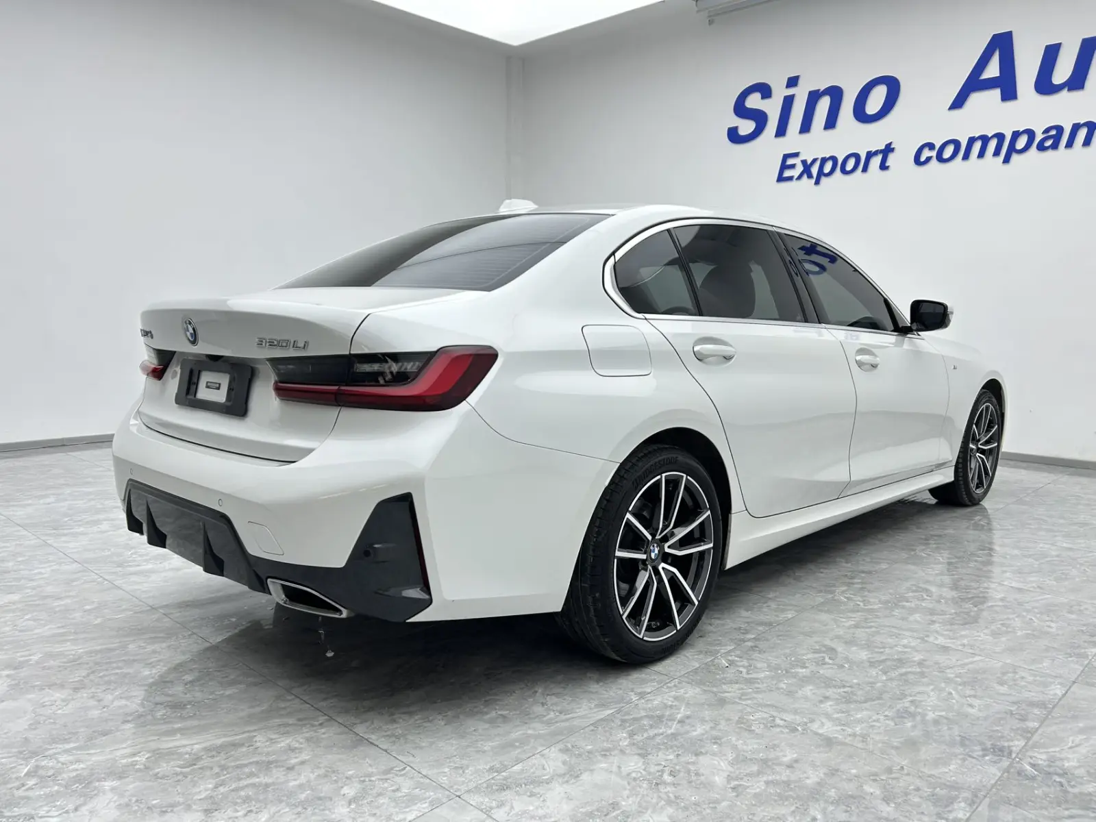 BMW 320Li, 2022