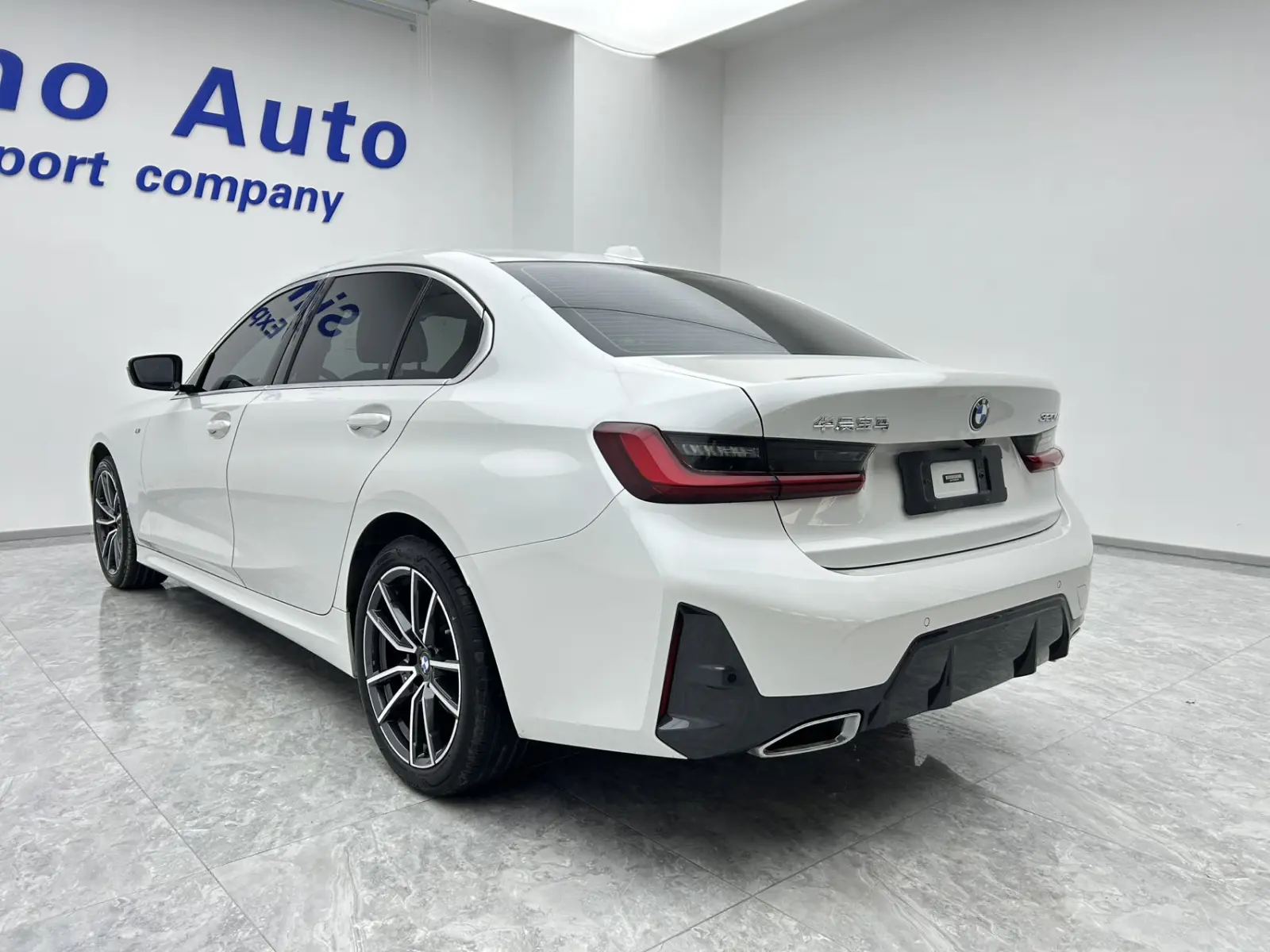BMW 320Li, 2022