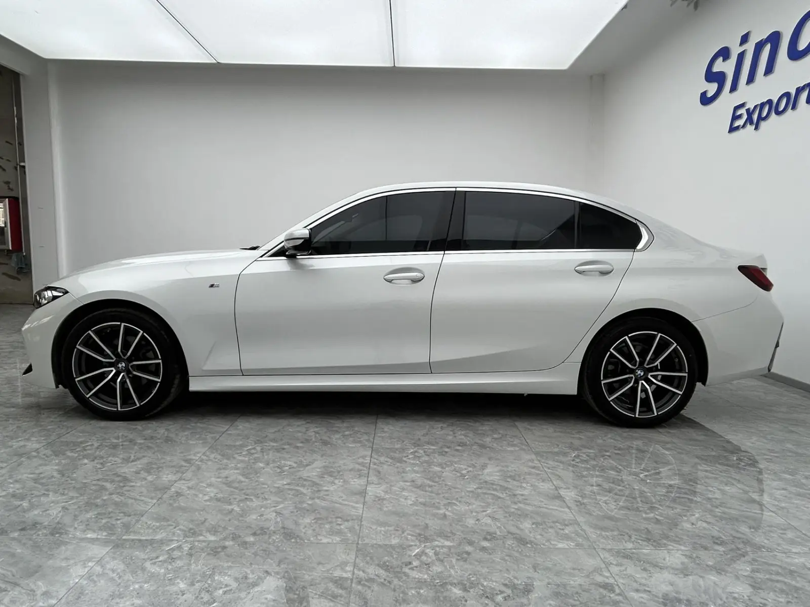 BMW 320Li, 2022