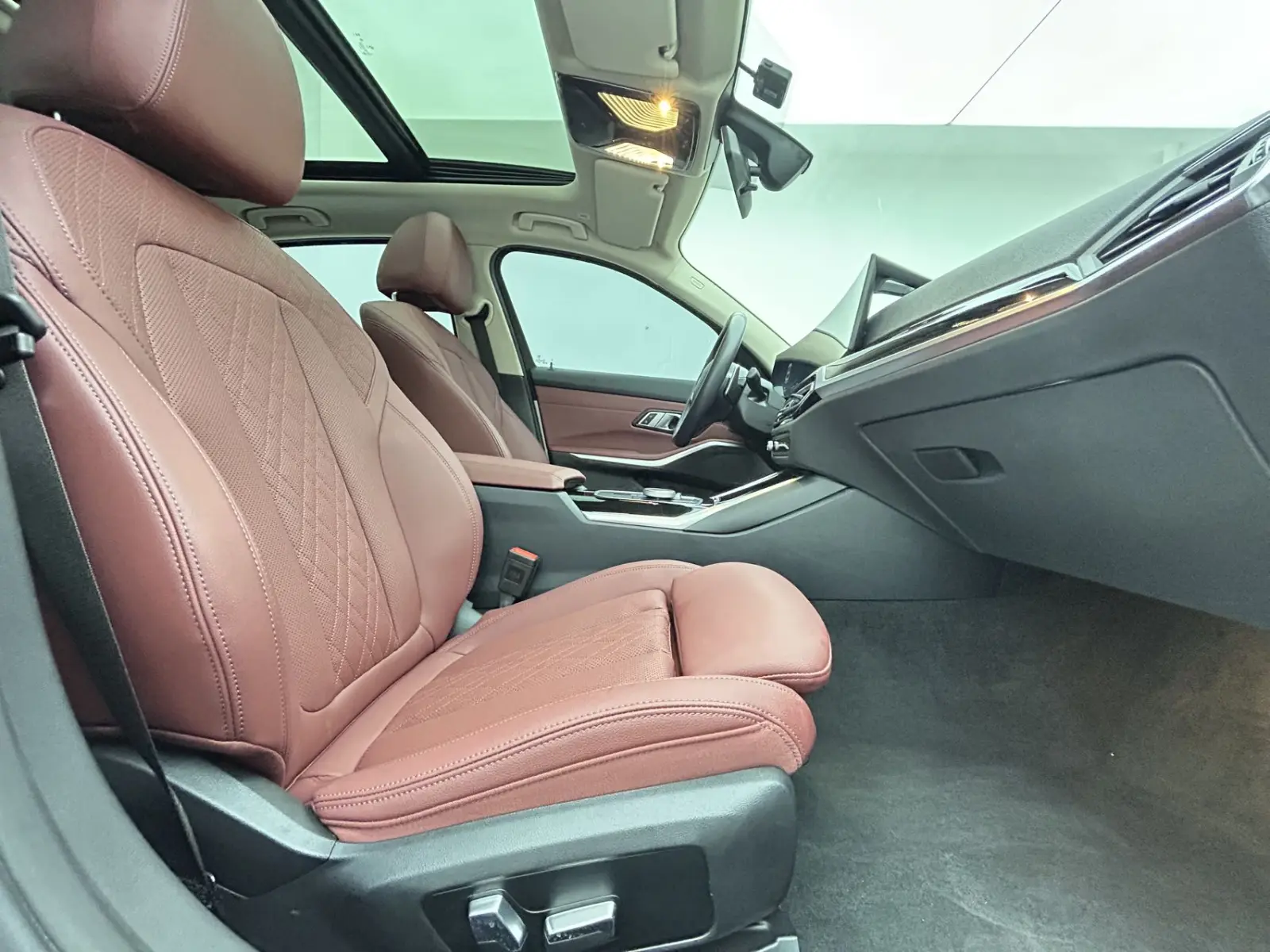 BMW 320Li, 2022