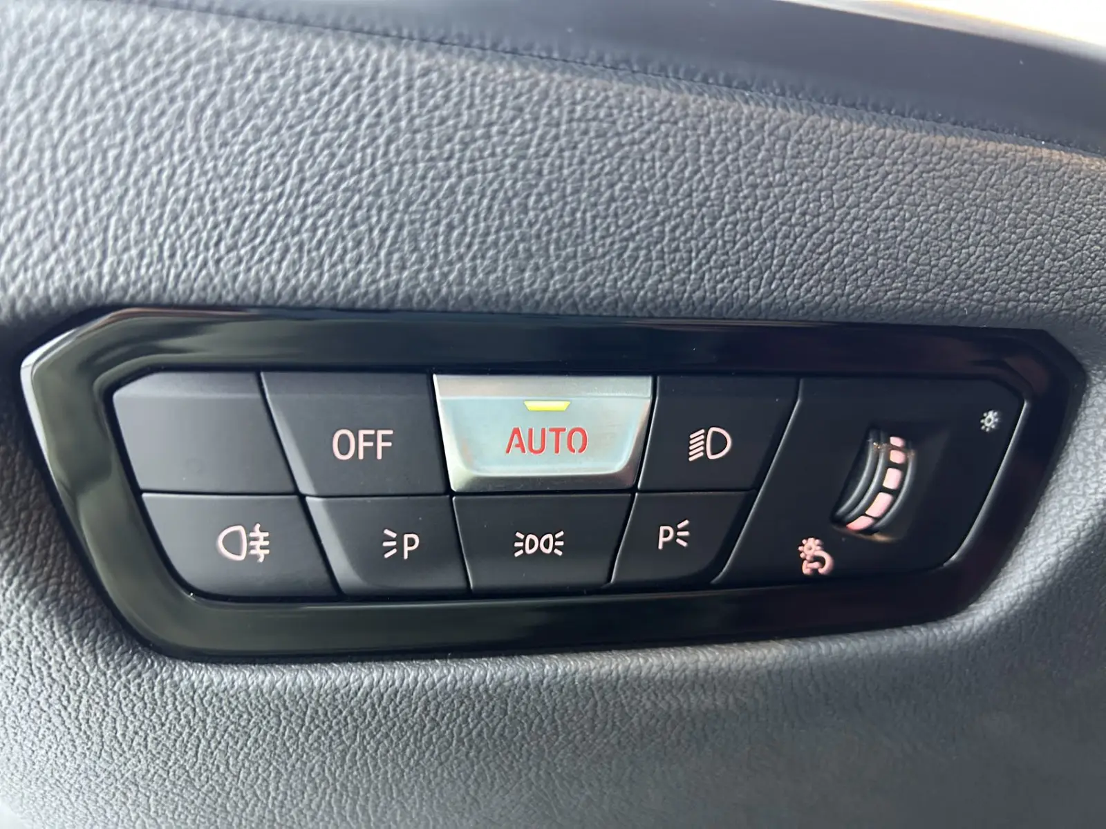 BMW 320Li, 2022