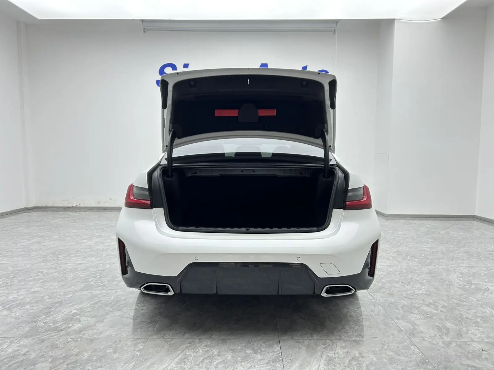BMW 320Li, 2022