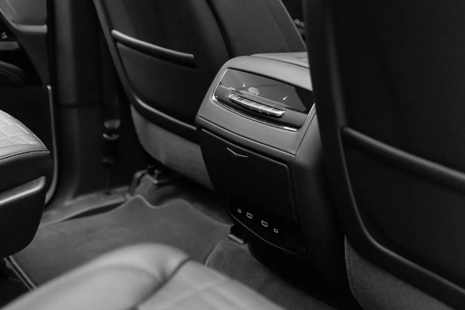 Cadillac Escalade 2026 29