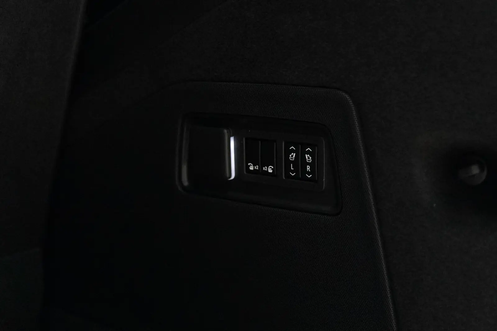 Cadillac Escalade 2026 35