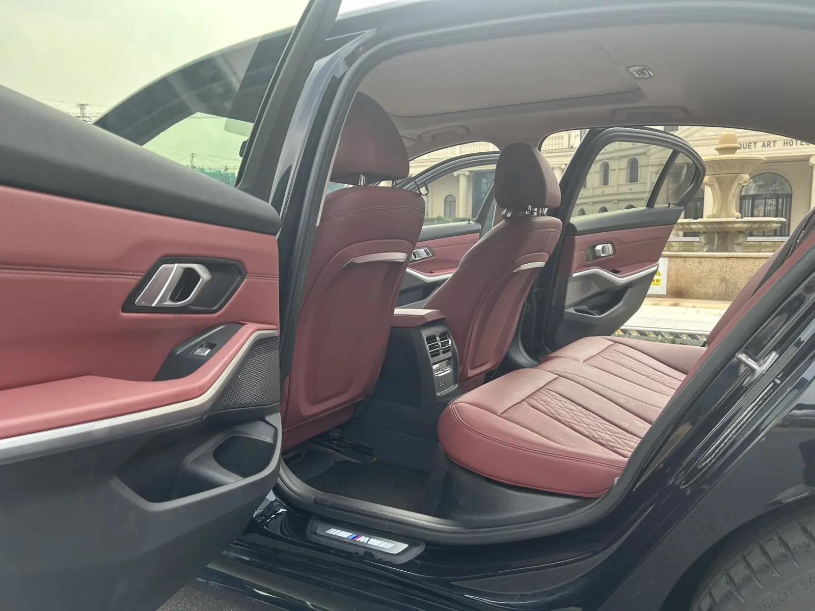 BMW 320Li, 2023