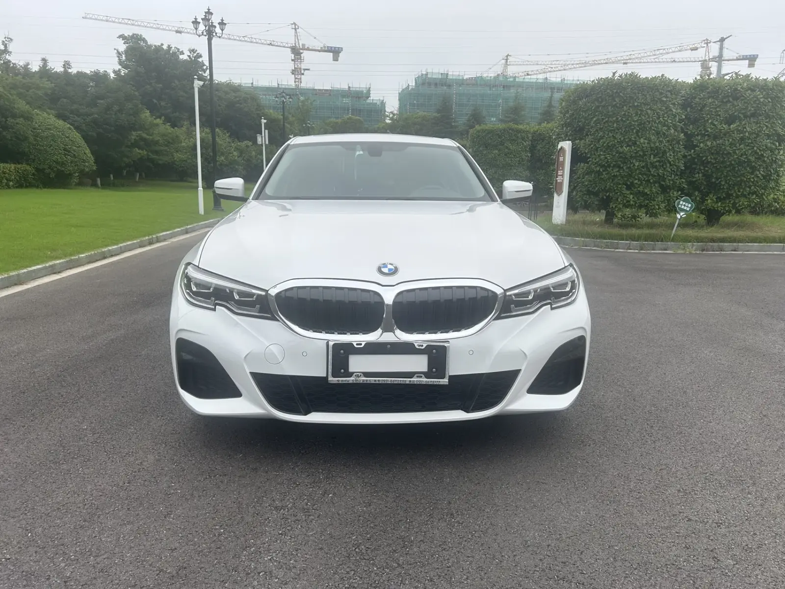BMW 320Li, 2021
