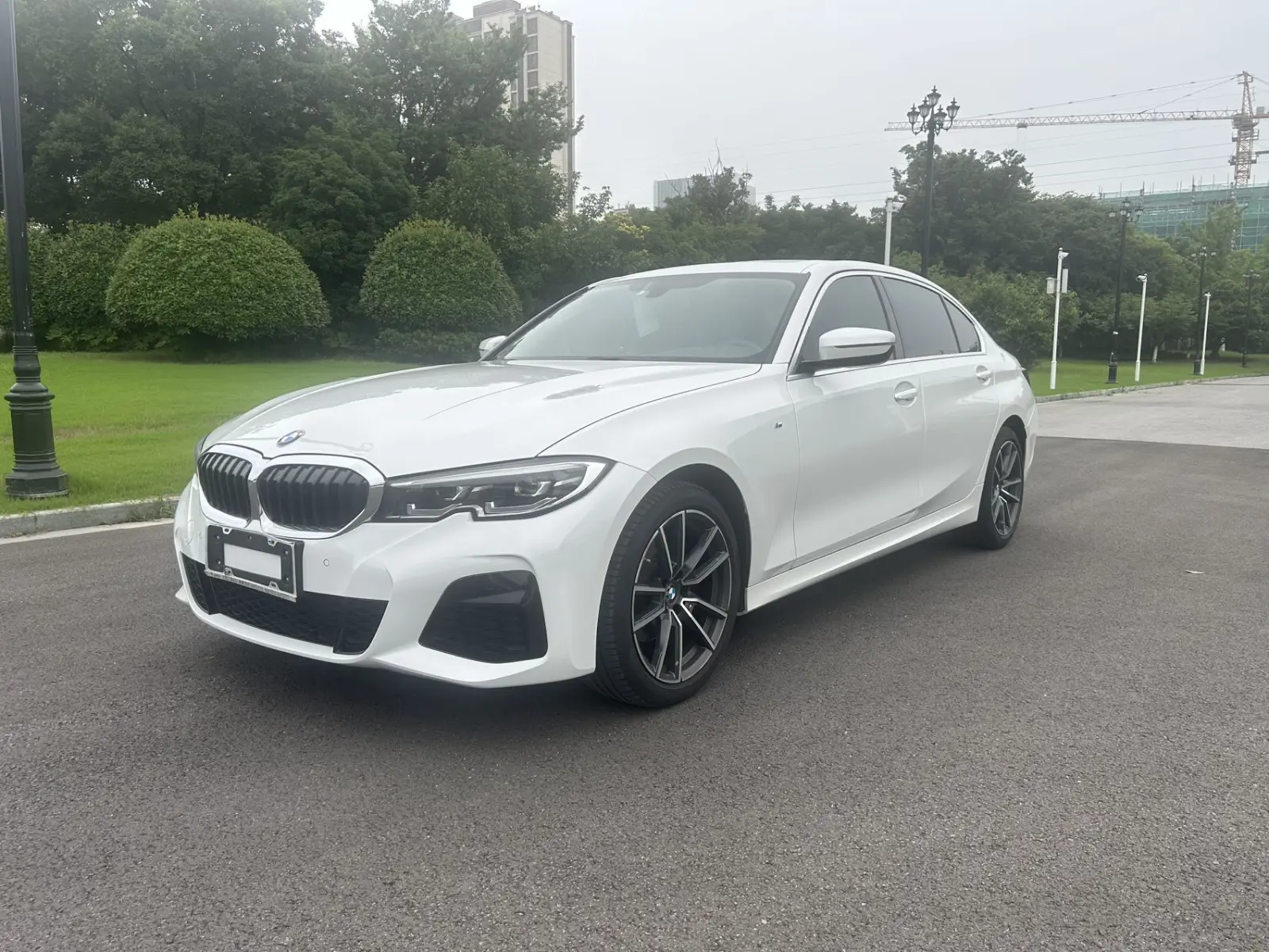 BMW 320Li, 2021