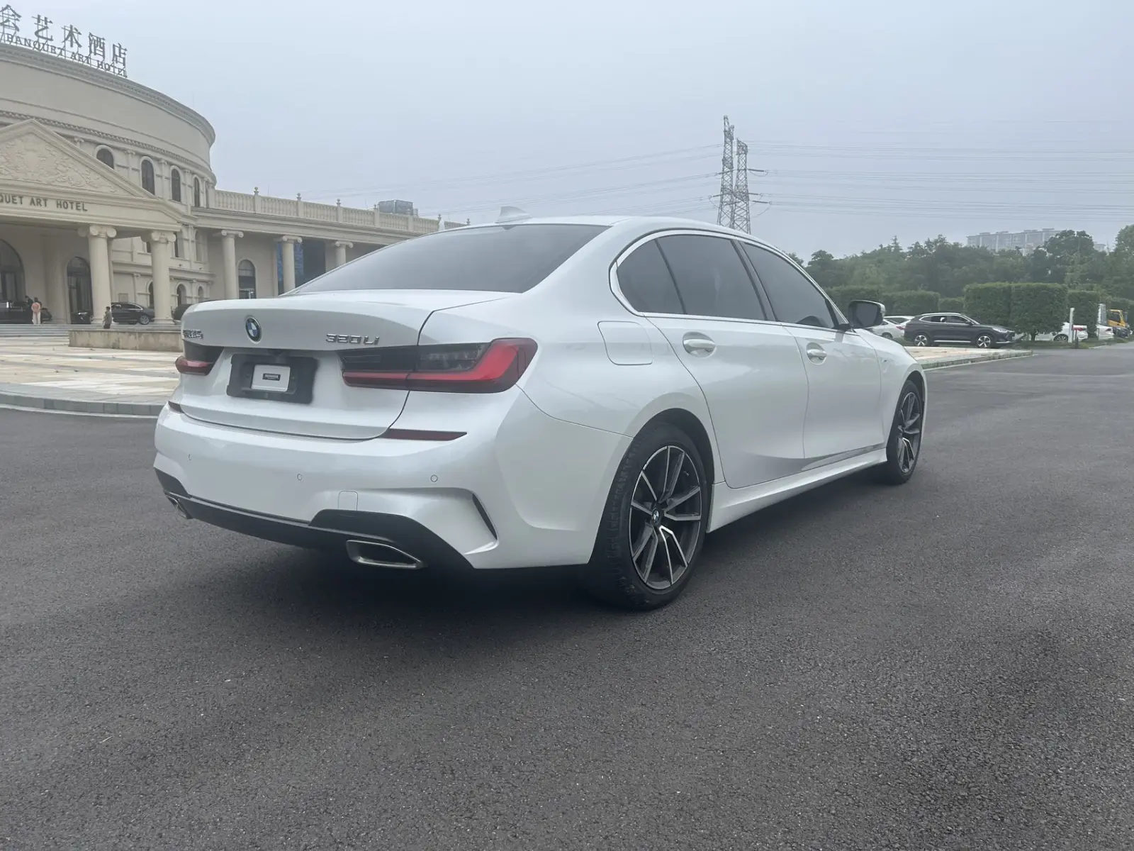 BMW 320Li, 2021