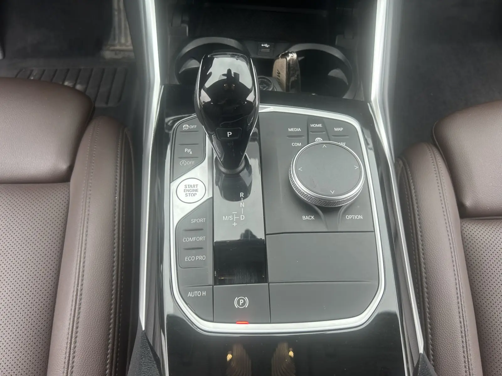 BMW 320Li, 2021