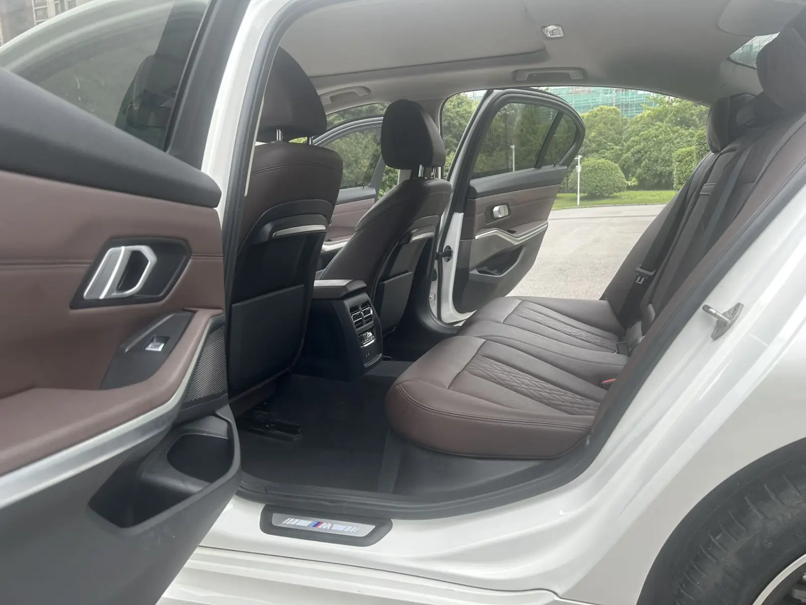 BMW 320Li, 2021