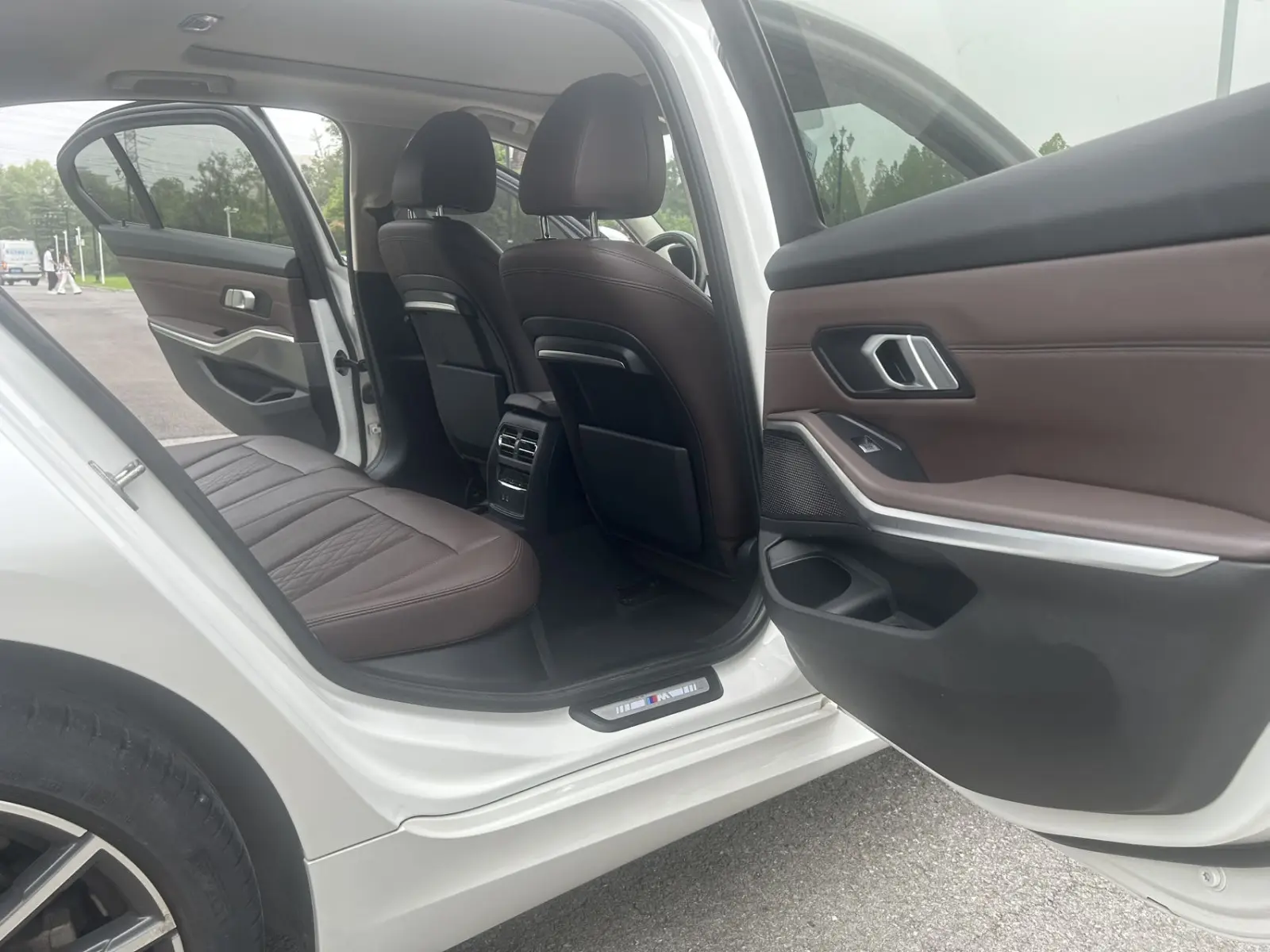 BMW 320Li, 2021