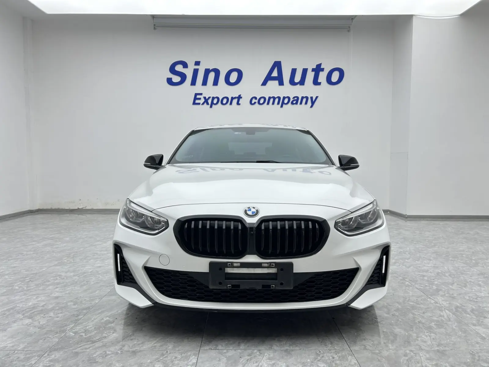 BMW 120i, 2022