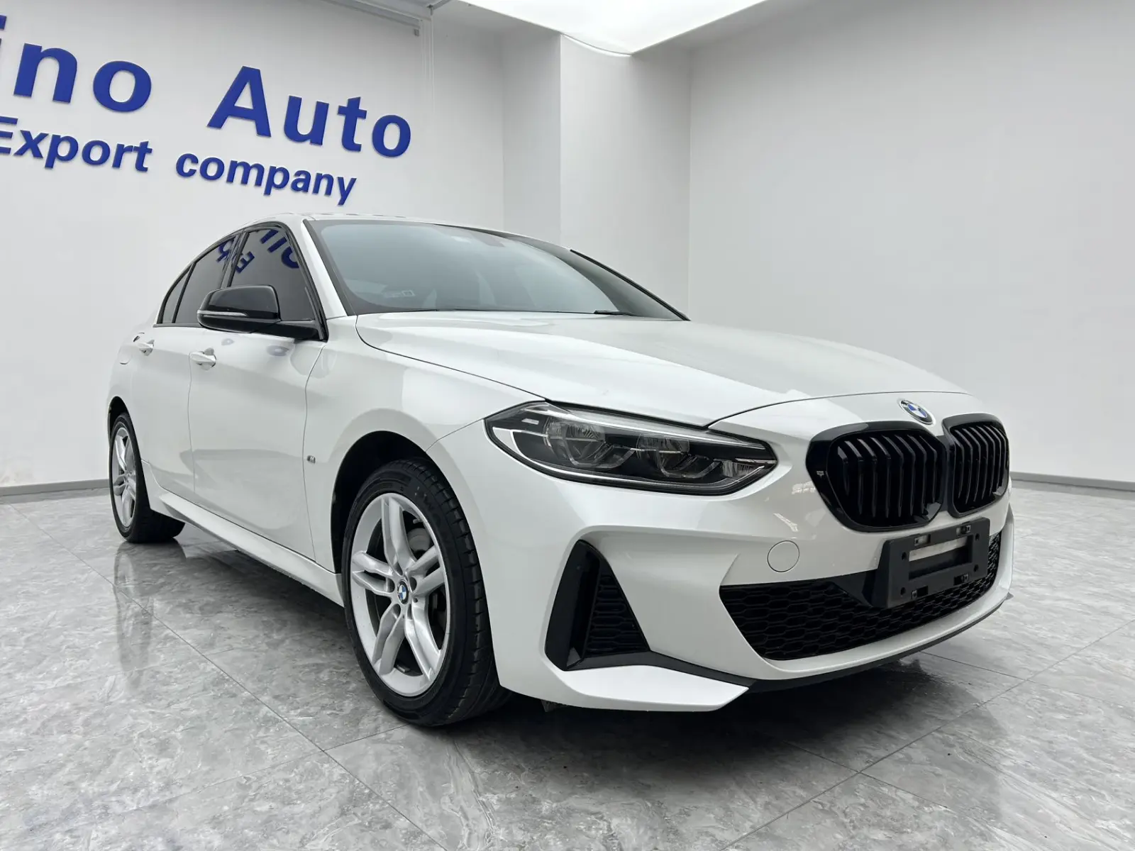 BMW 120i, 2022