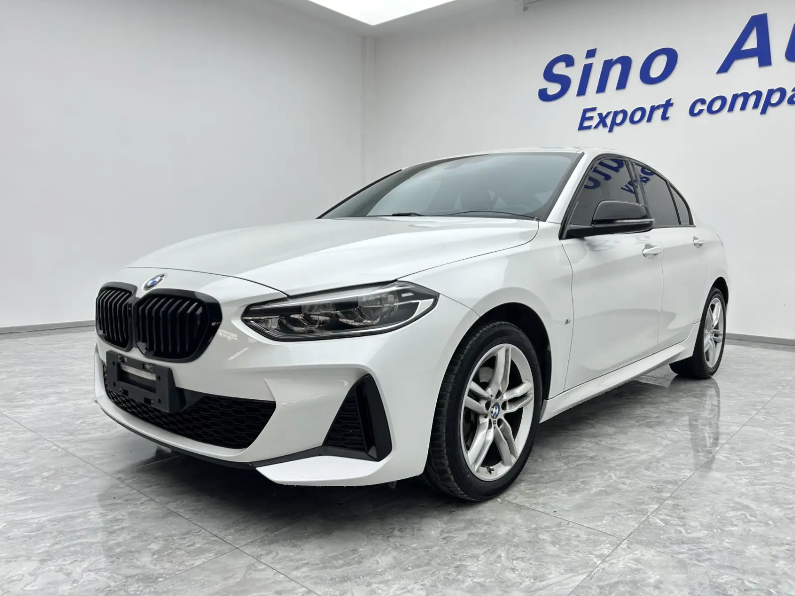 BMW 120i, 2022