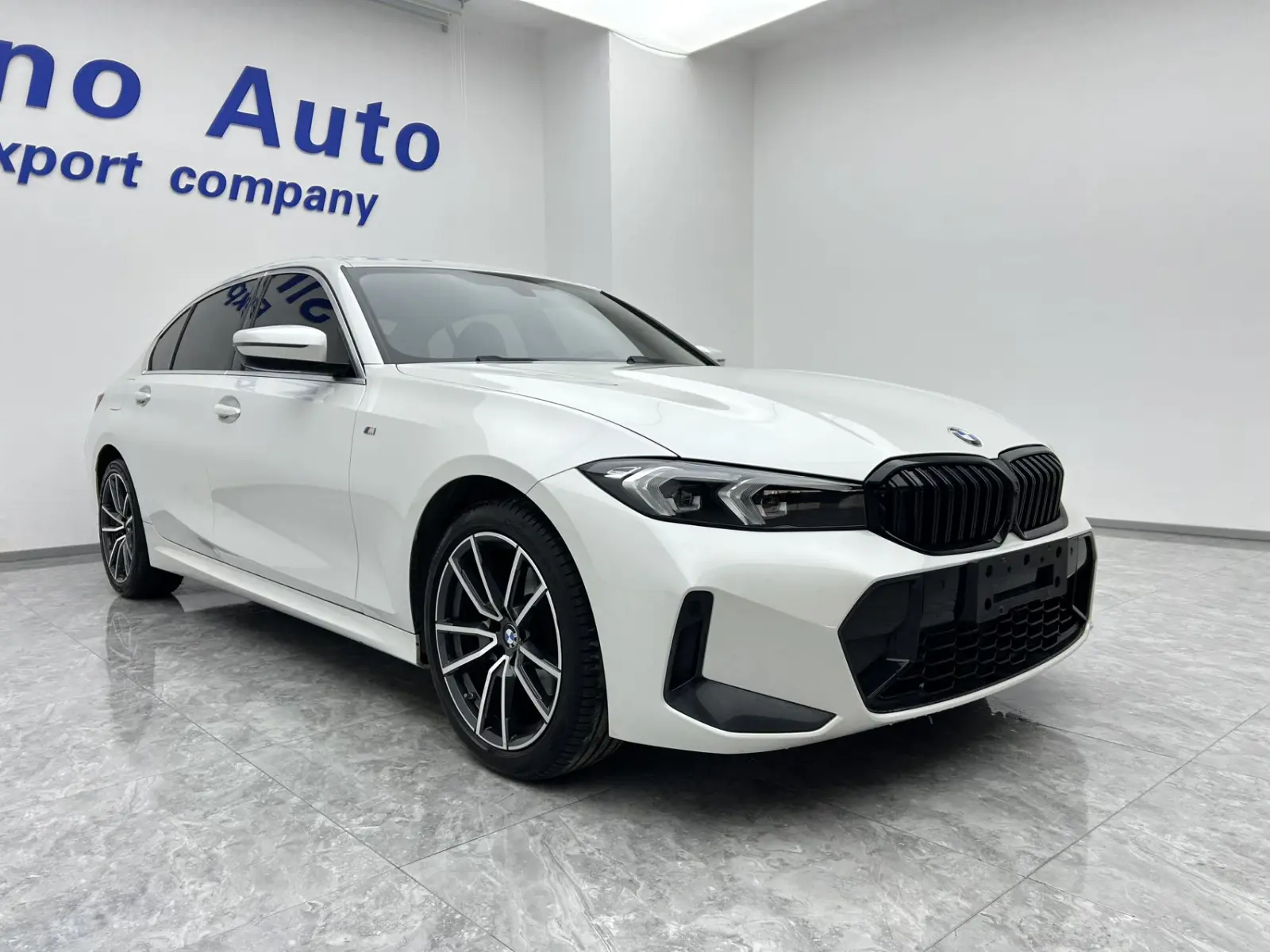 BMW 320Li, 2022