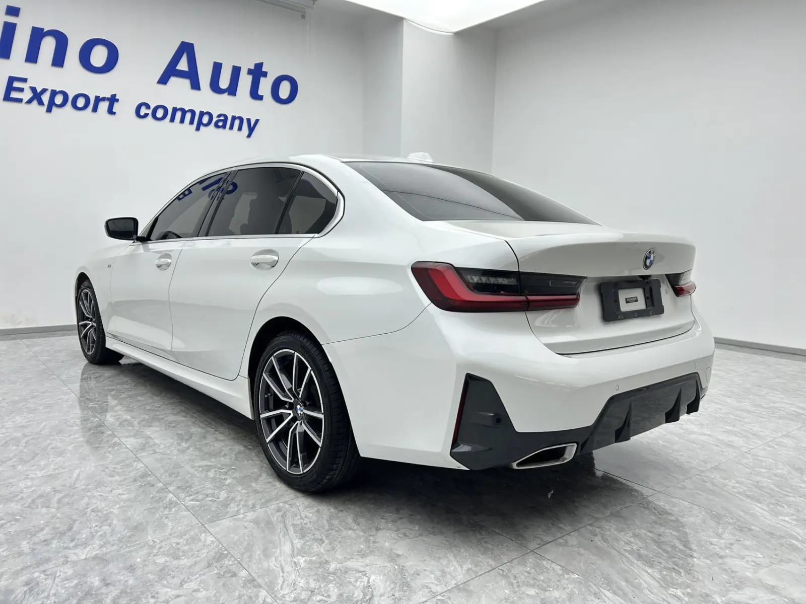 BMW 320Li, 2022