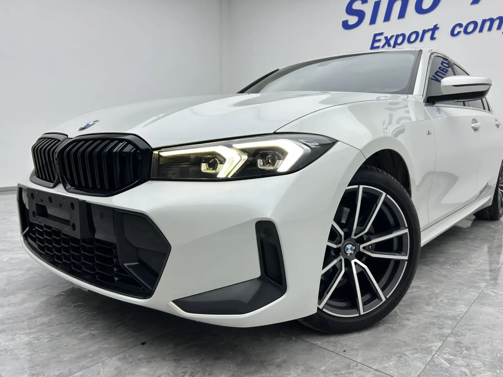BMW 320Li, 2022
