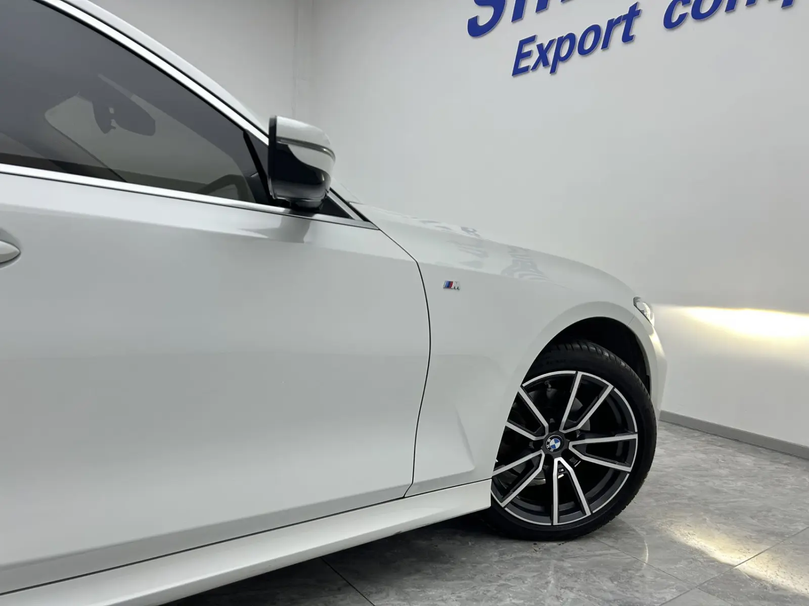 BMW 320Li, 2022