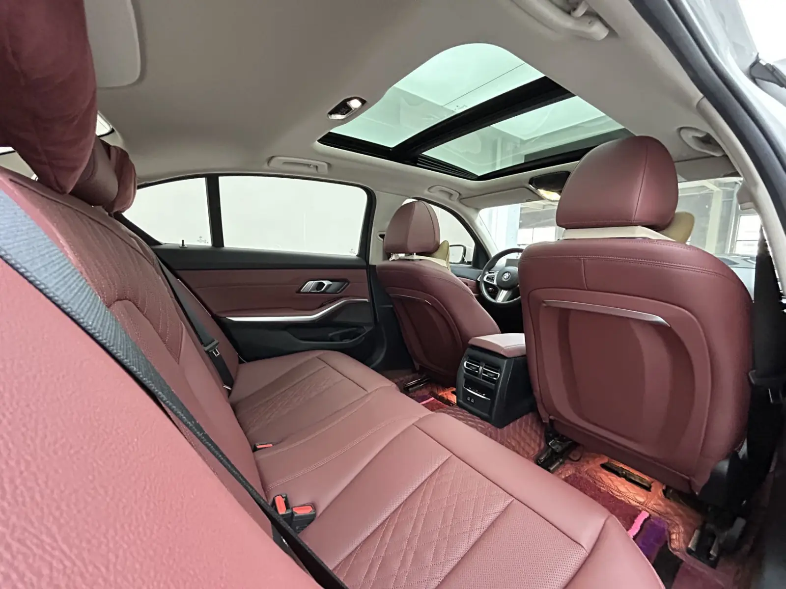 BMW 320Li, 2022