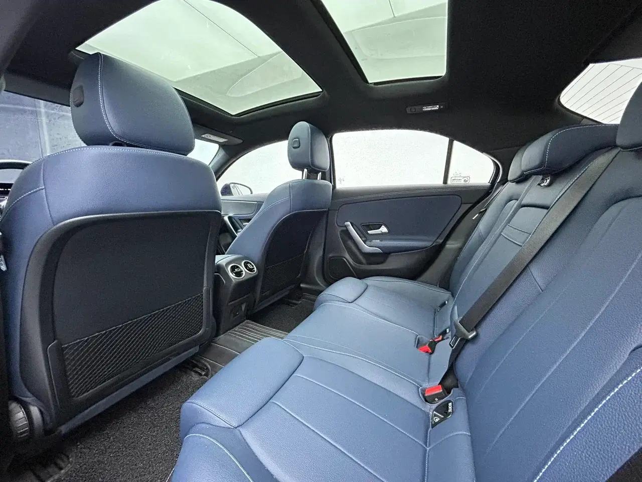 Mercedes-Benz A180L, 2022
