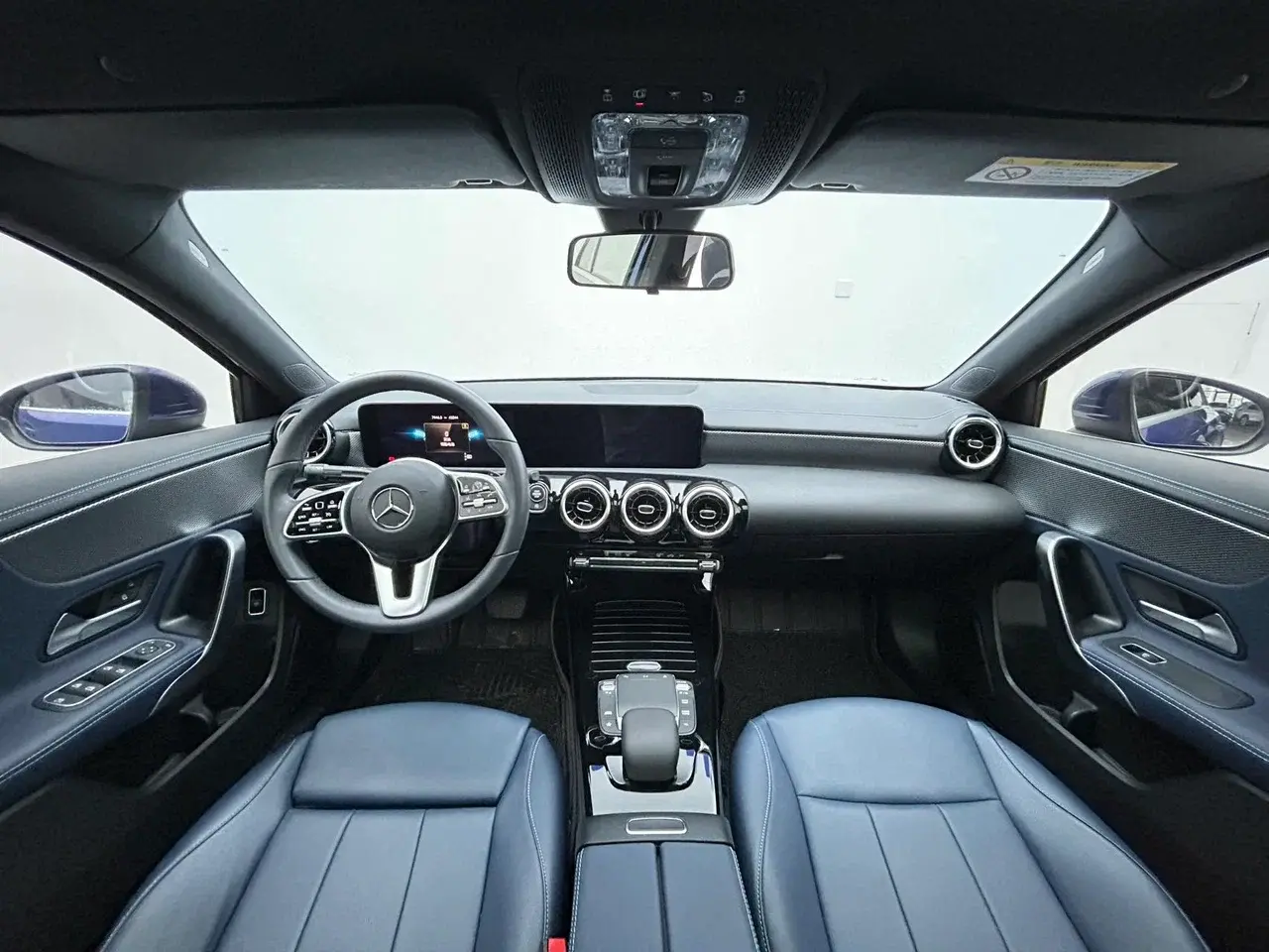 Mercedes-Benz A180L, 2022