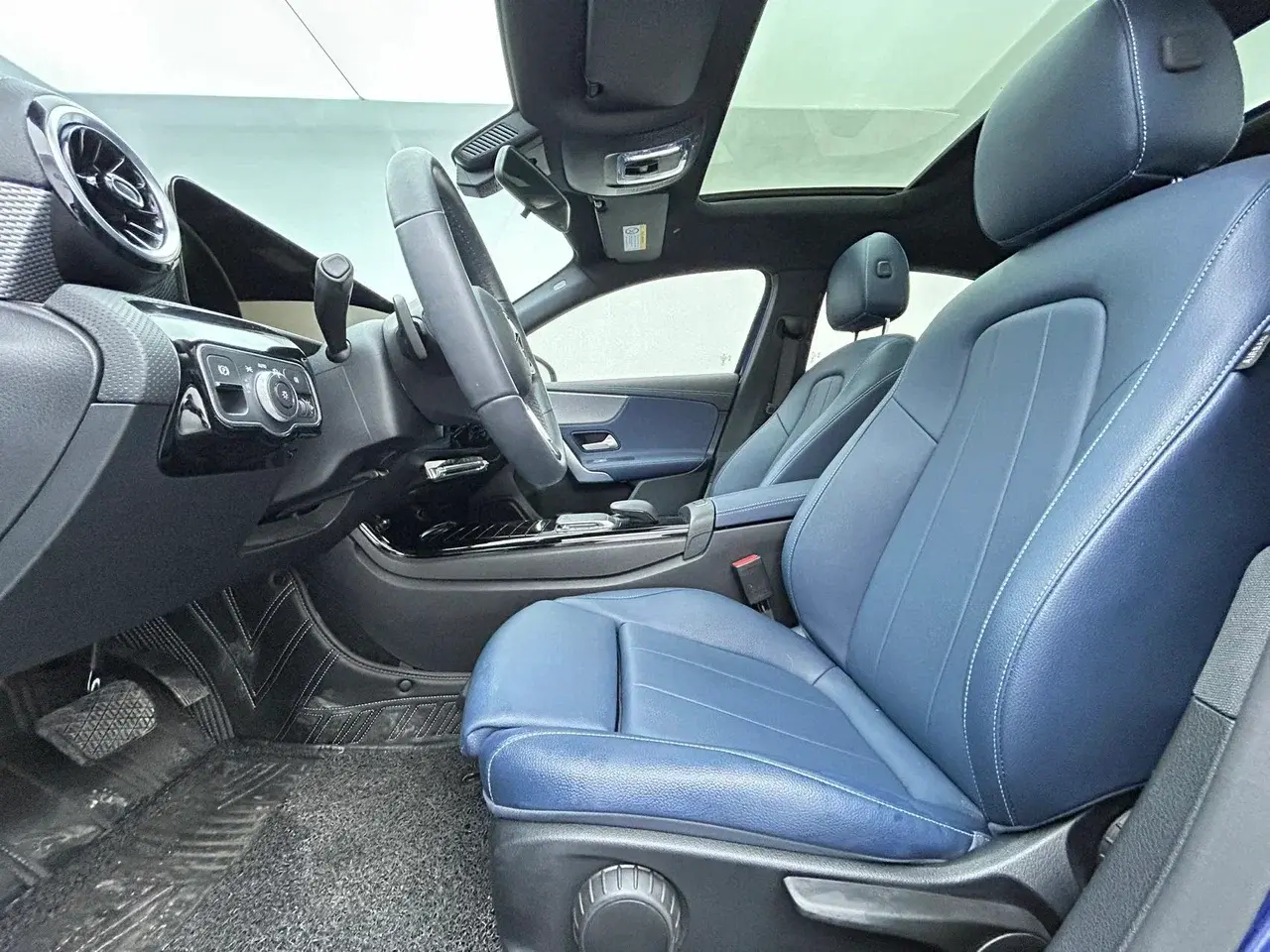 Mercedes-Benz A180L, 2022