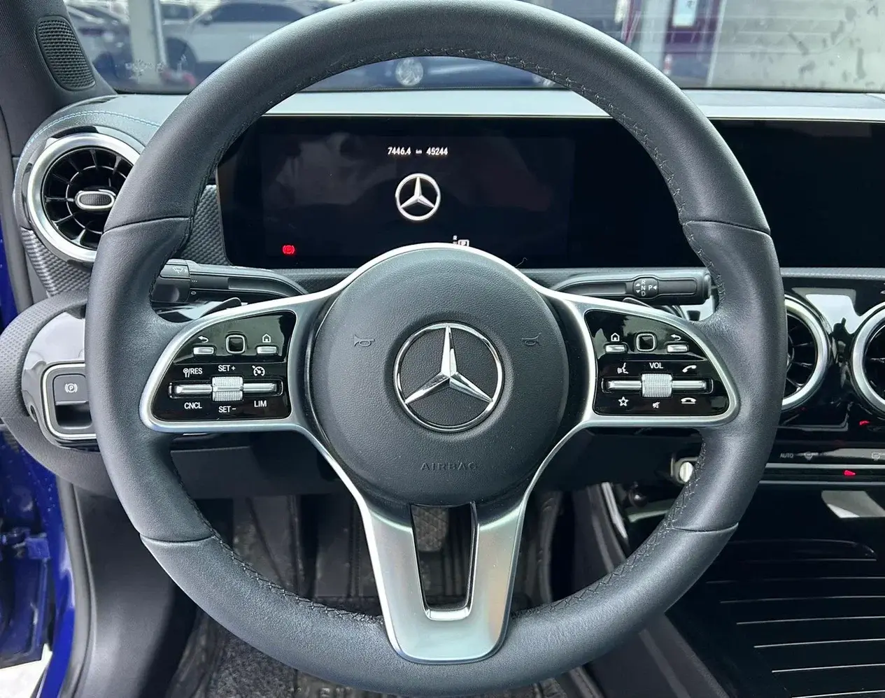 Mercedes-Benz A180L, 2022