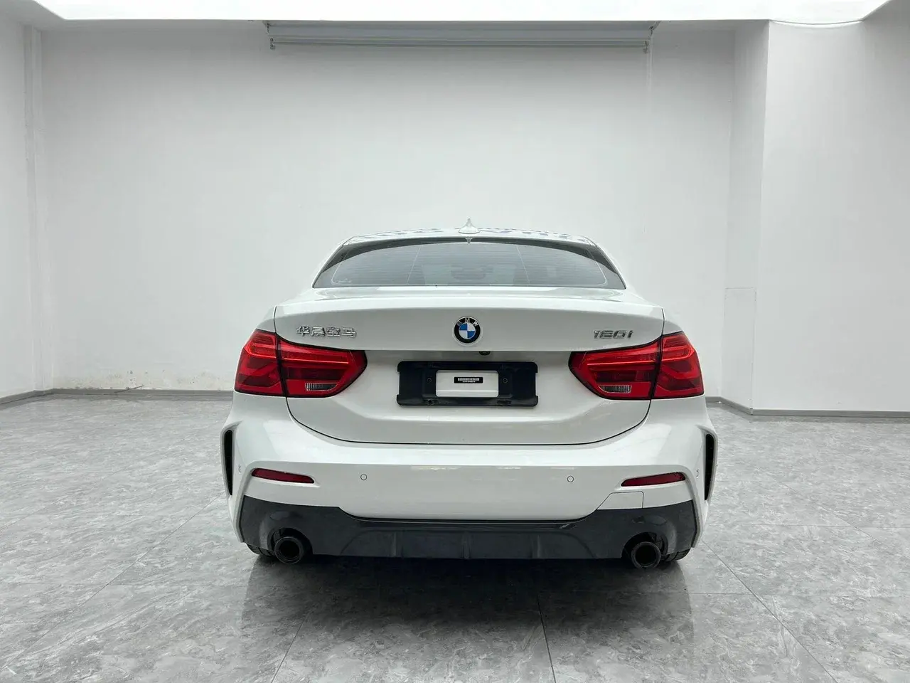 BMW 120i, 2022
