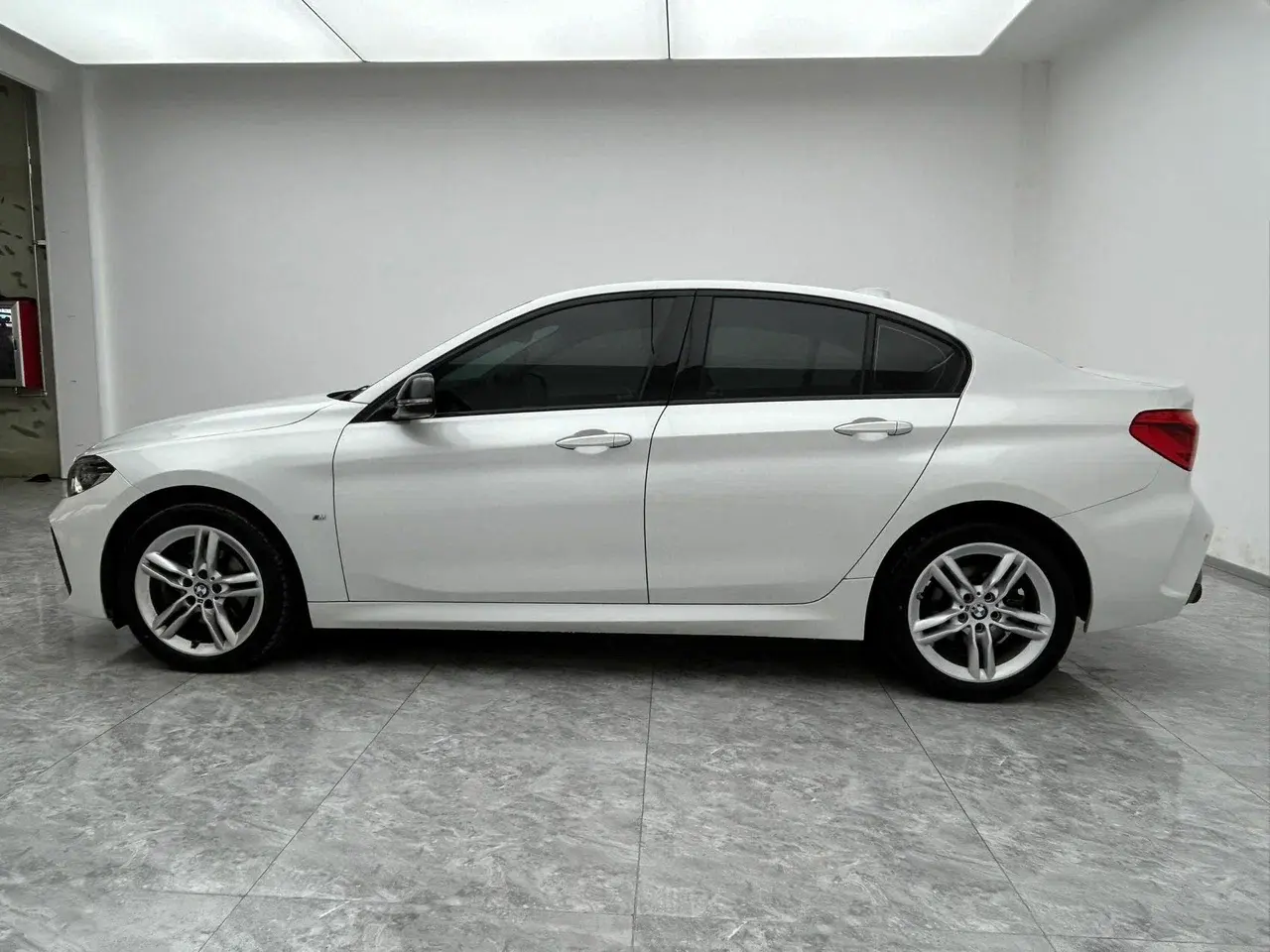 BMW 120i, 2022