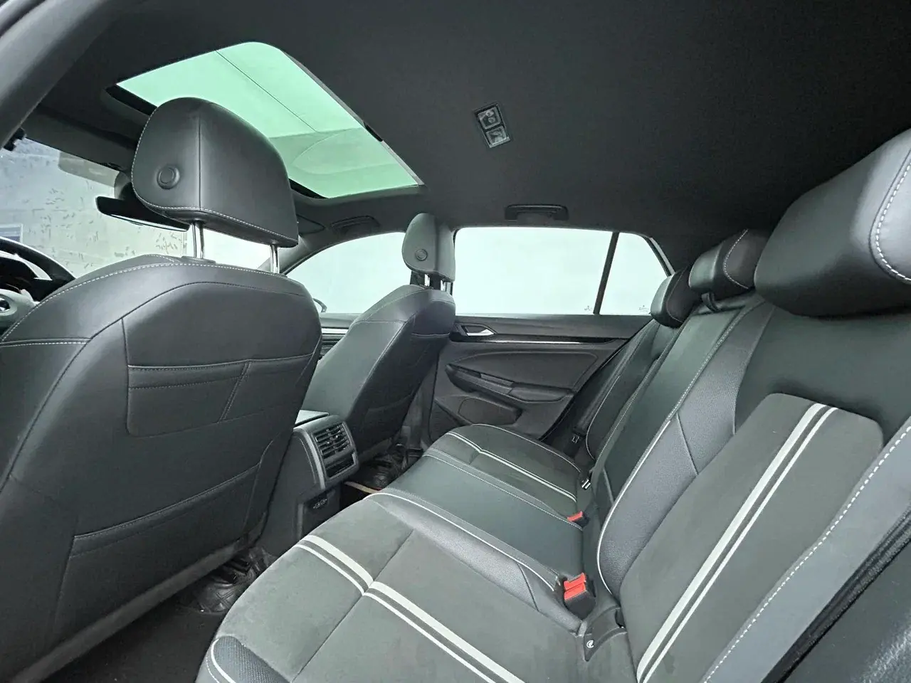 Volkswagen Golf, 2022