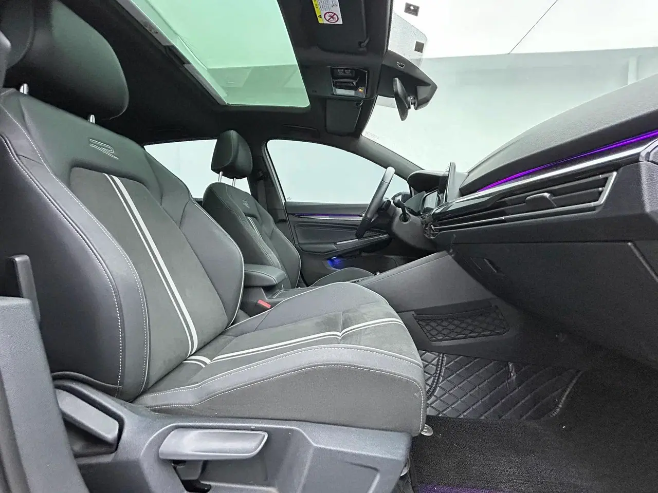 Volkswagen Golf, 2022