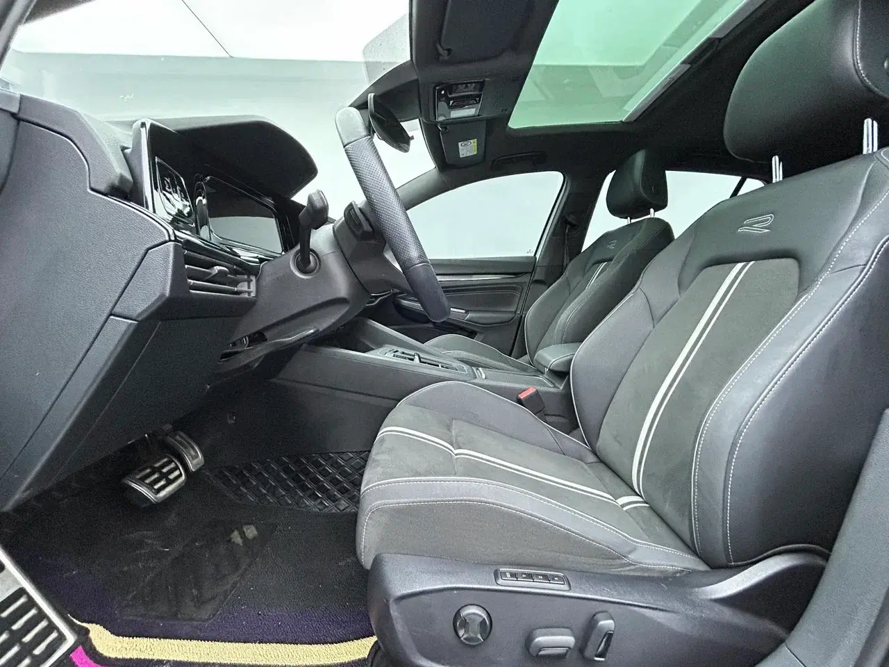 Volkswagen Golf, 2022