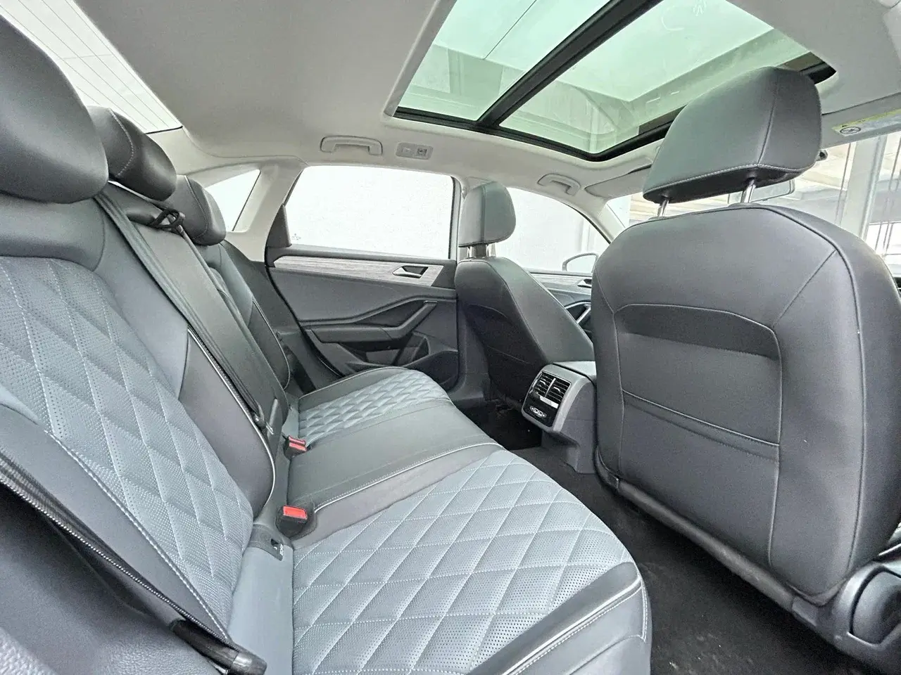 Volkswagen Sagitar, 2022