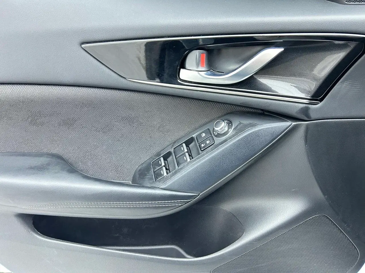 Mazda CX-4, 2023