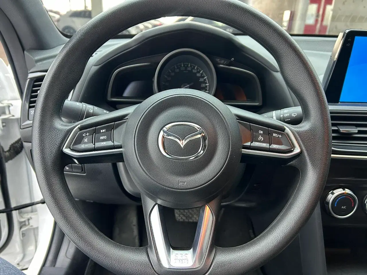Mazda CX-4, 2023