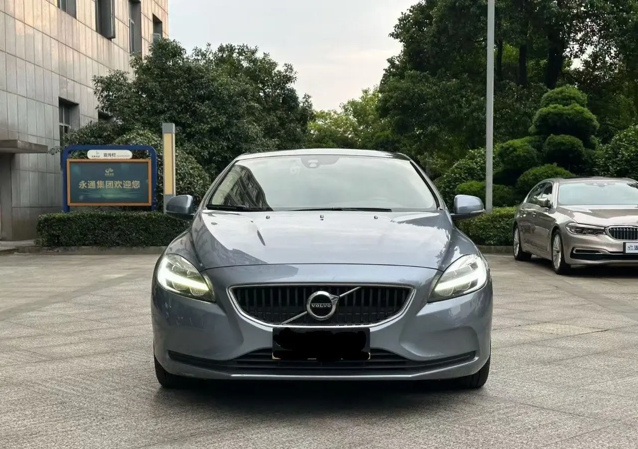 Volvo V40, 2018