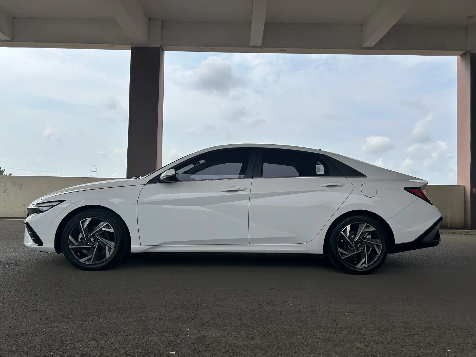 Hyundai Elantra, 2023