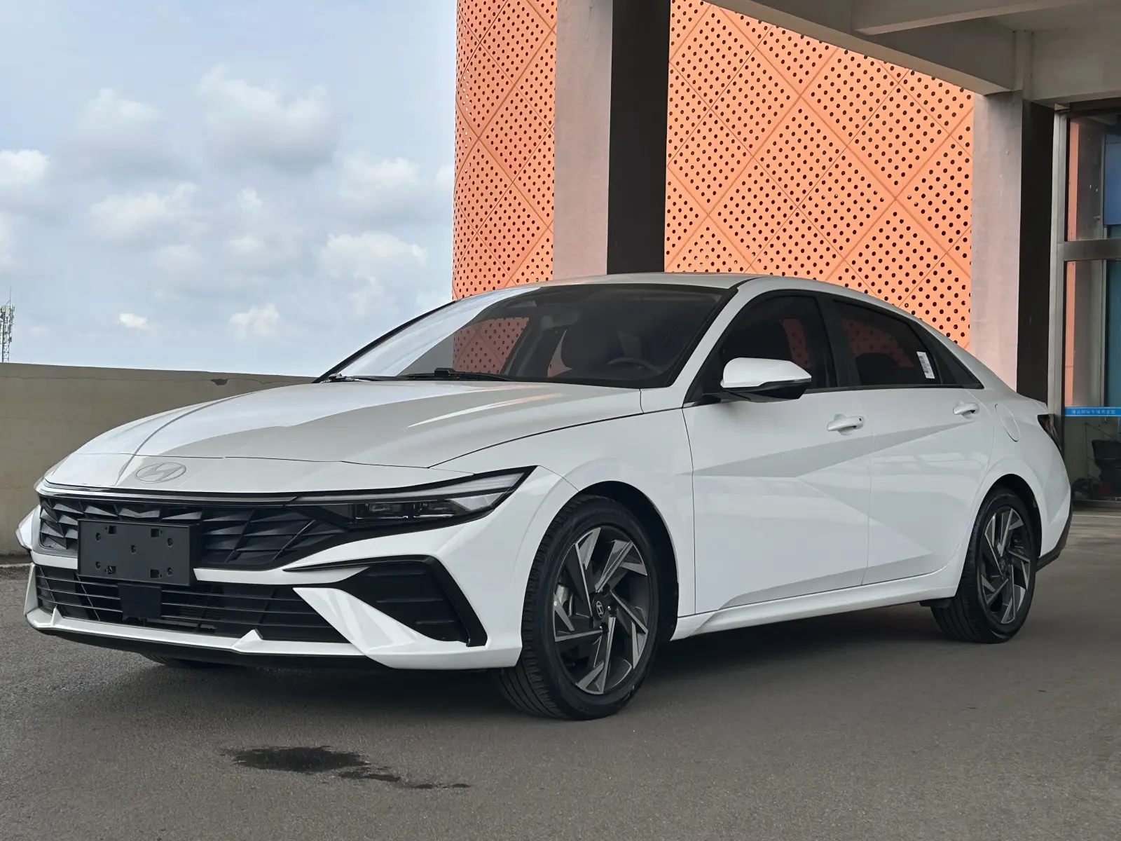 Hyundai Elantra, 2023