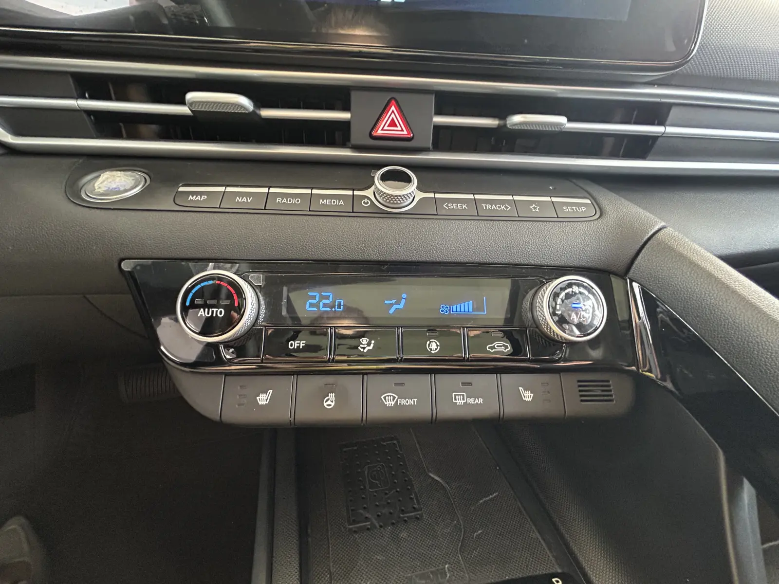 Hyundai Elantra, 2023