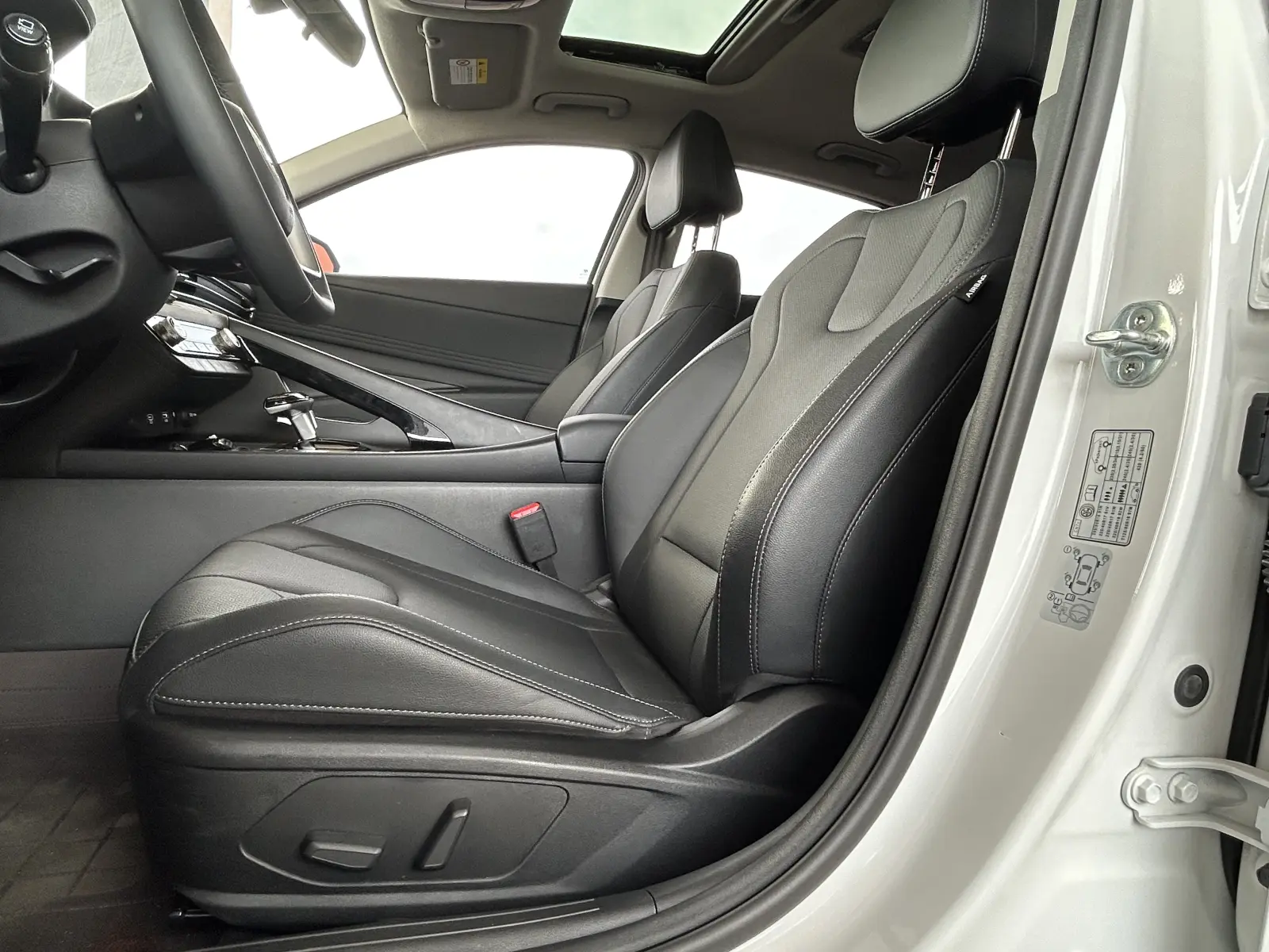 Hyundai Elantra, 2023