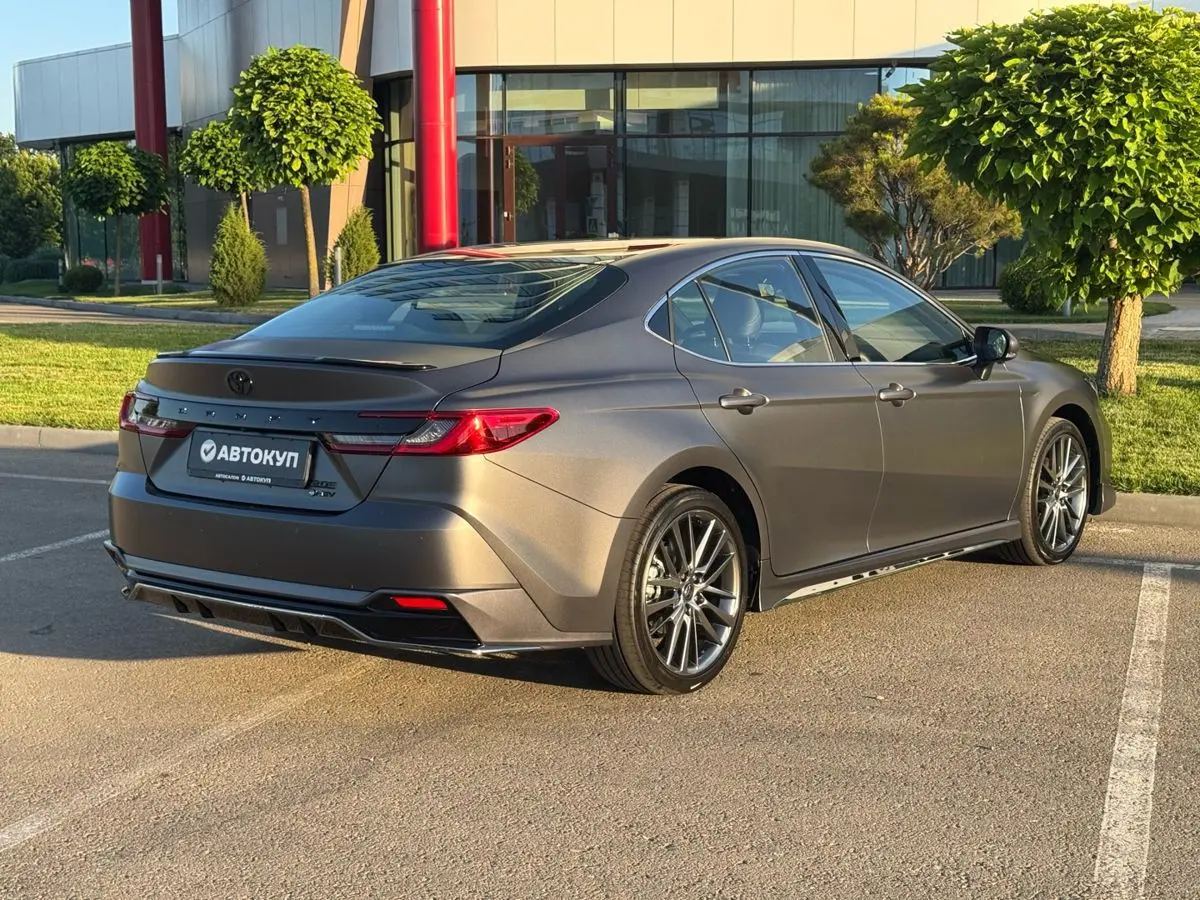 Toyota Camry, 2026
