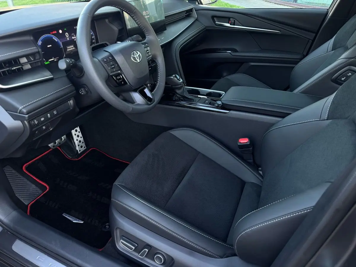 Toyota Camry, 2026