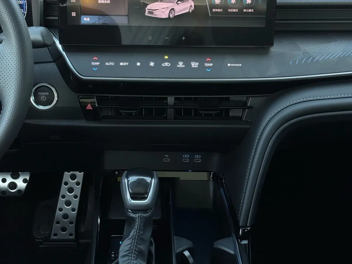 Toyota Camry, 2026