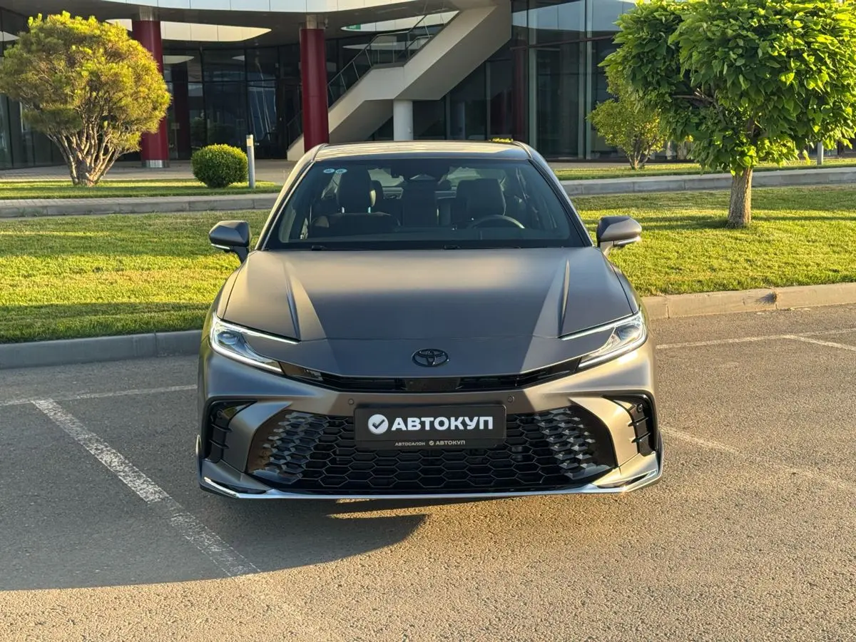 Toyota Camry, 2026